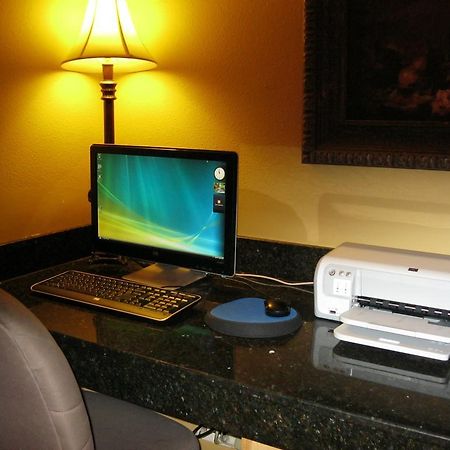 Chisholm Suite Hotel Duncan Ruang foto