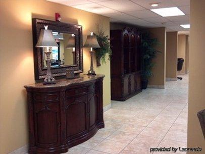 Chisholm Suite Hotel Duncan Bagian luar foto